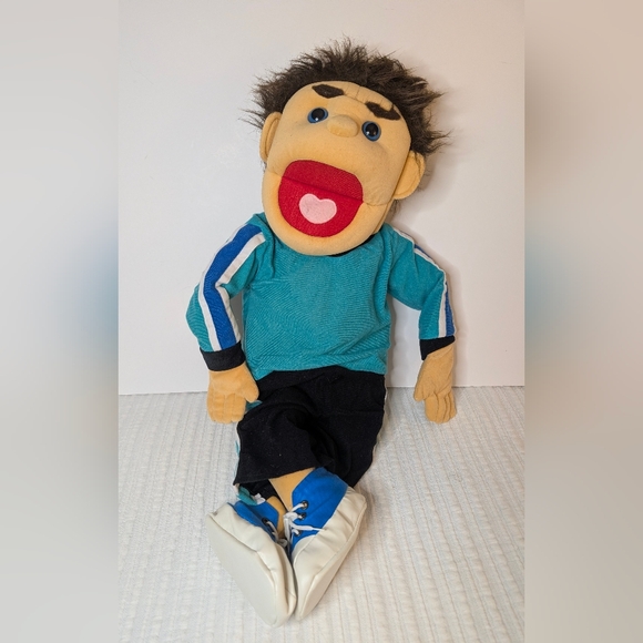 Vintage Puppet With Removable Legs - Picture 6 of 11